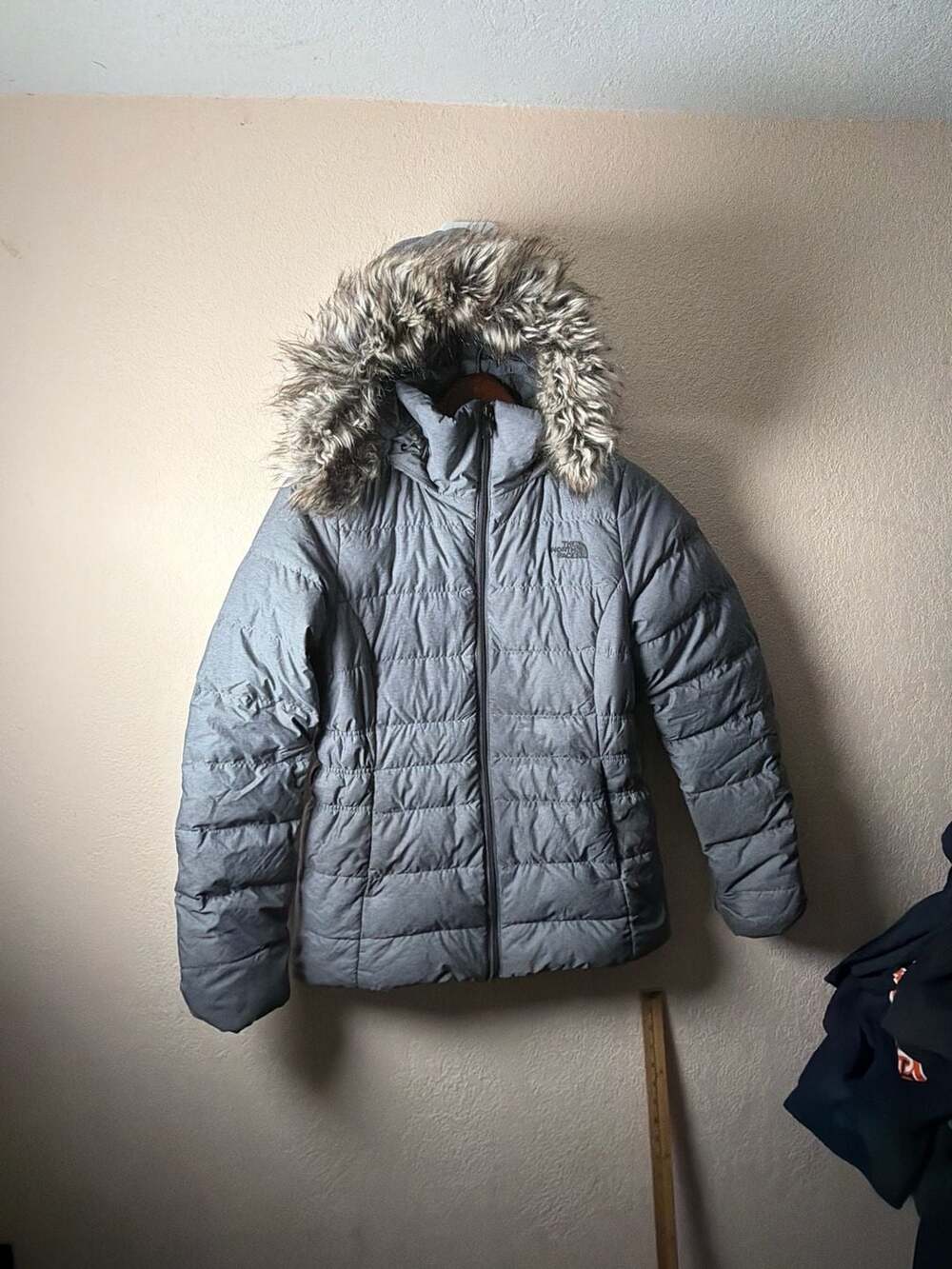 The North Face Gotham Jacket II‎ Women's Small Gray Goose Down Faux Fur Hood